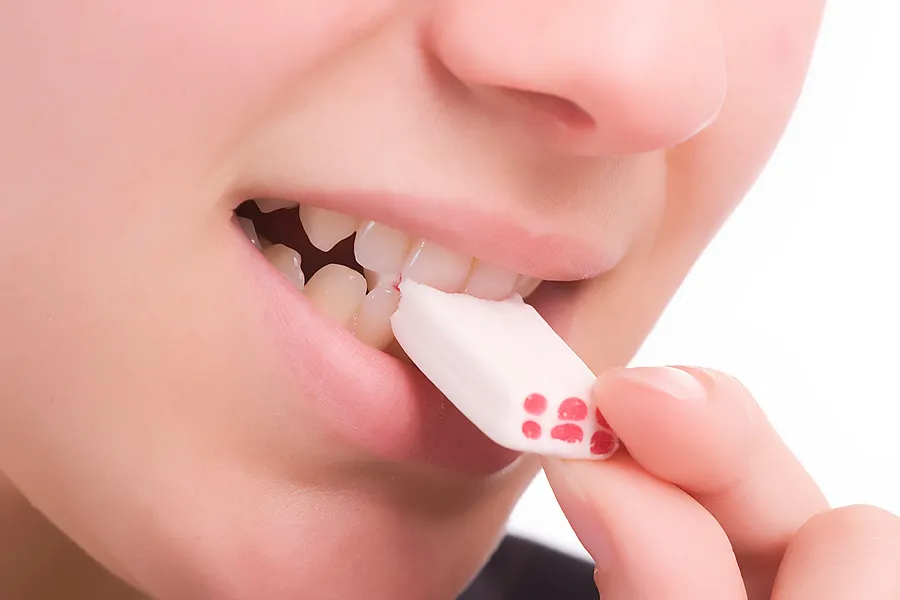 Can chewing gum really clean your mouth?